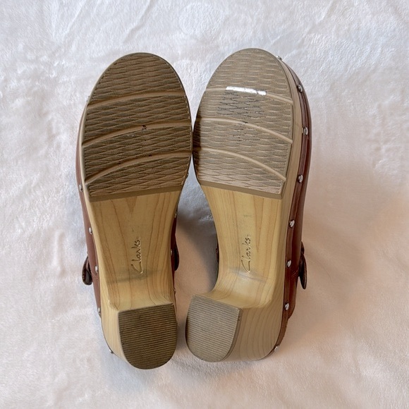 Clarks Women's Brown Leather Clogs - Picture 10 of 12